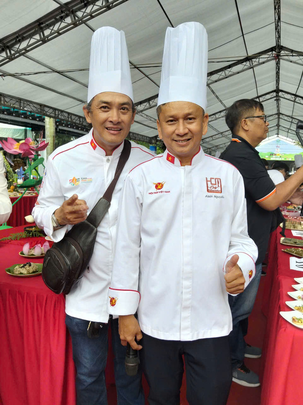 Hình ảnh hoạt động công ty Phúc Nguyên Khang - Dịch Vụ Nấu Tiệc Phúc Nguyên Khang - Công Ty TNHH Tư Vấn Thiết Kế Xây Dựng Trang Trí Nội Thất Nhà Mới